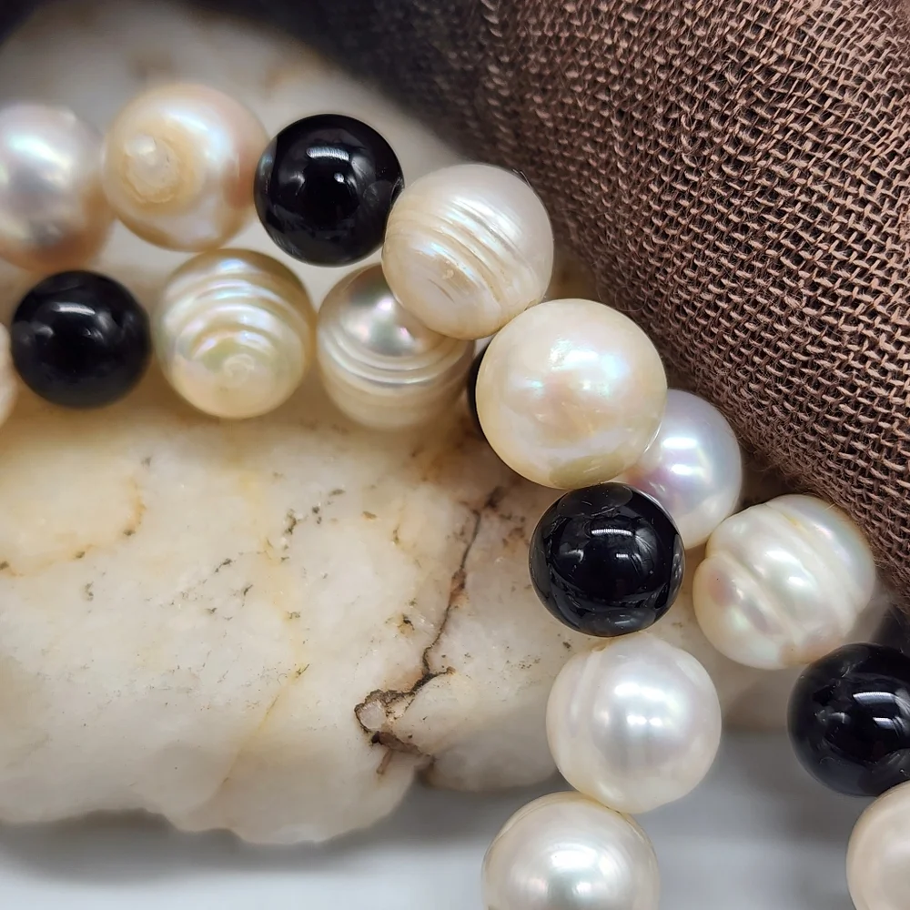 Pearl and Hematite Bead Necklace - Black & White